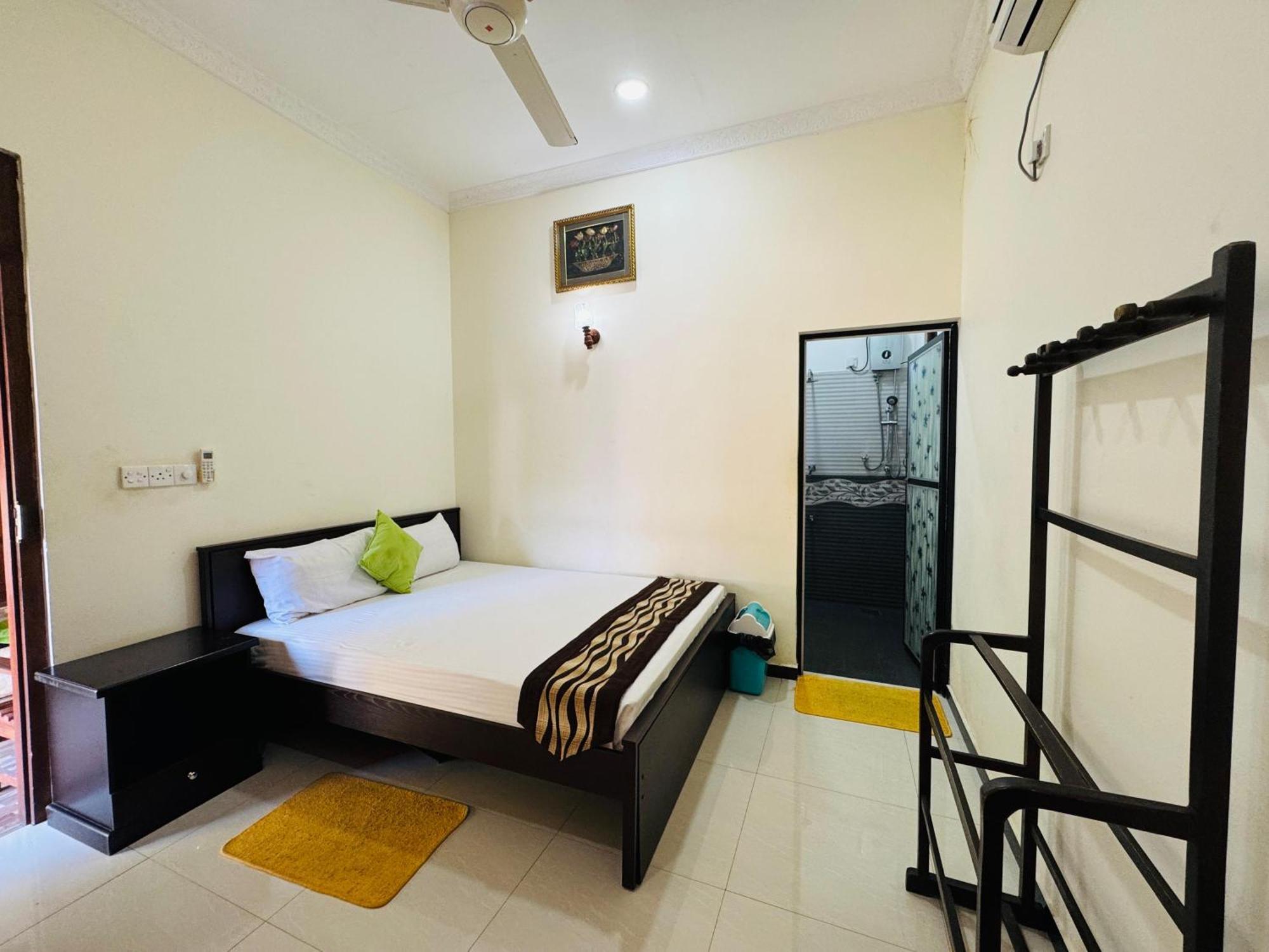 Aa Inn Trincomalee Room photo