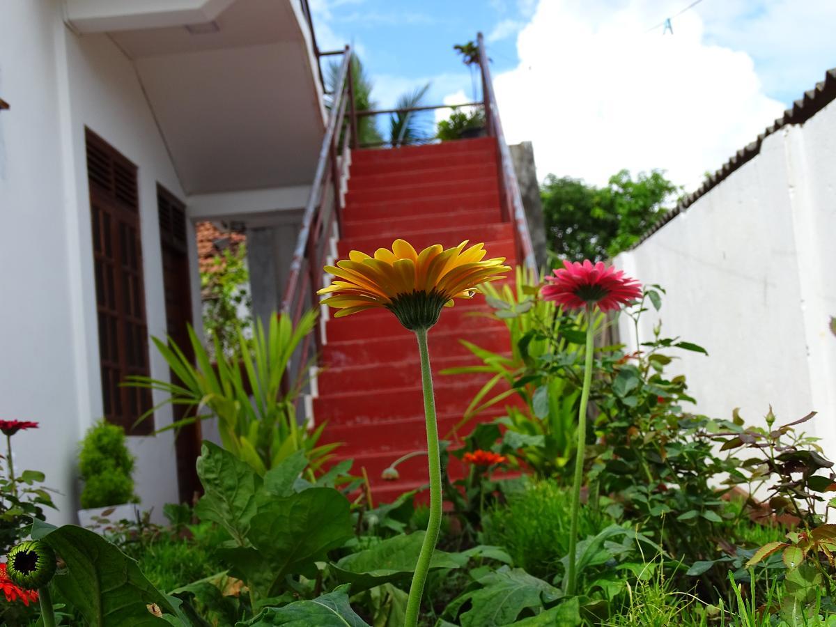Aa Inn Trincomalee Exterior photo