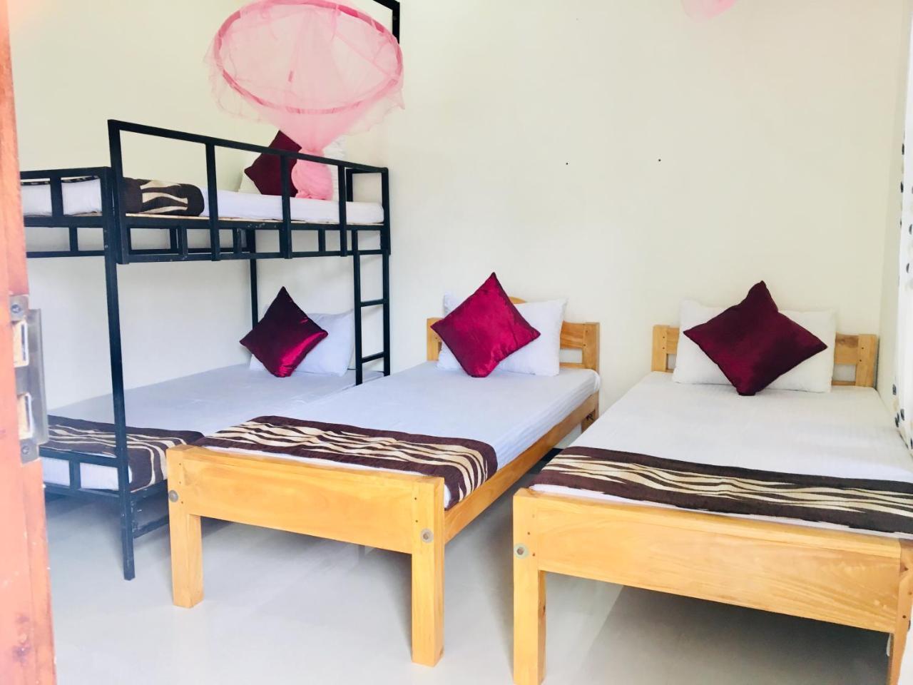 Aa Inn Trincomalee Exterior photo